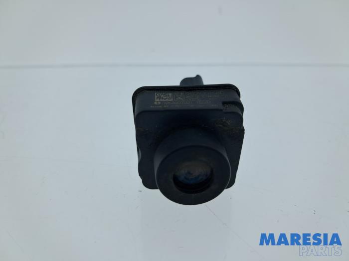 Begagnade Backkamera Opel Vivaro Combi Vivaro-e, Electric Pris € 108,89 Inklusive moms erbjuds av Maresia Parts