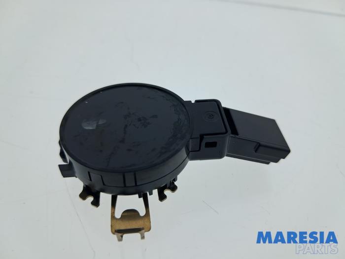 Begagnade Regnsensor Opel Vivaro Combi Vivaro-e, Electric Pris € 27,23 Inklusive moms erbjuds av Maresia Parts