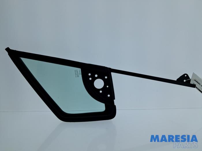 Usados Ventanilla triangular izquierda delante Citroen Berlingo Cinqspace, Multispace 1.6 VTi 120 16V Precio € 190,00 Norma de margen ofrecido por Maresia Parts