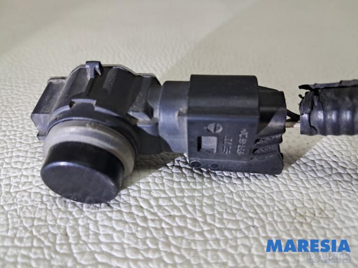 Begagnade Dödvinkelsensor Opel Vivaro Combi Vivaro-e, Electric Pris € 30,24 Inklusive moms erbjuds av Maresia Parts