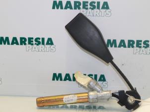 Used Seatbelt tensioner, right Renault Clio II (BB/CB) 1.6 16V Price € 35,00 Margin scheme offered by Maresia Parts