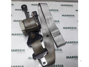 Used Front seatbelt, left Renault Clio II (BB/CB) 1.6 16V Price € 35,00 Margin scheme offered by Maresia Parts