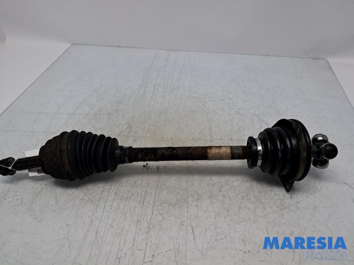 Gebrauchte Antriebswelle links vorne Renault Twingo (C06) 1.2 Preis € 25,00 Margenregelung angeboten von Maresia Parts