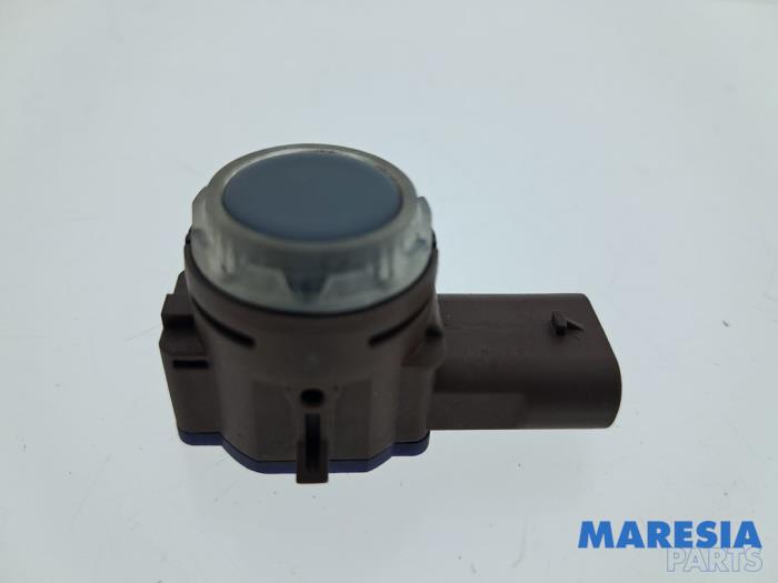 Usados Sensor PDC Renault Trafic (1FL/2FL/3FL/4FL) 2.0 dCi 16V 170 Precio € 42,35 IVA incluido ofrecido por Maresia Parts