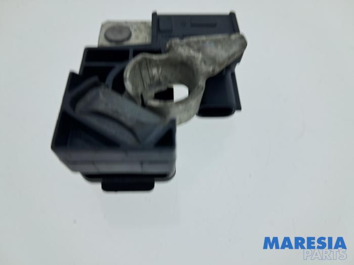 Begagnade Batterisensor Renault Trafic (1FL/2FL/3FL/4FL) 2.0 dCi 16V 170 Pris € 54,45 Inklusive moms erbjuds av Maresia Parts