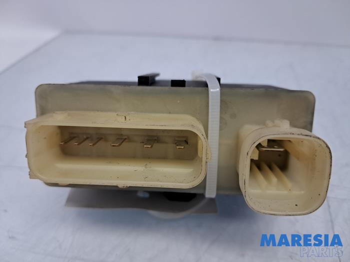 Used Cooling computer Opel Vivaro Combi Vivaro-e, Electric Price € 24,08 Inclusive VAT offered by Maresia Parts