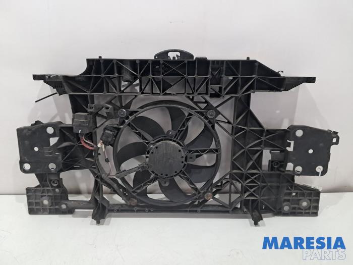 Begagnade Front Renault Grand Scénic III (JZ) 1.4 16V TCe 130 Pris € 89,99 Marginaltabell erbjuds av Maresia Parts