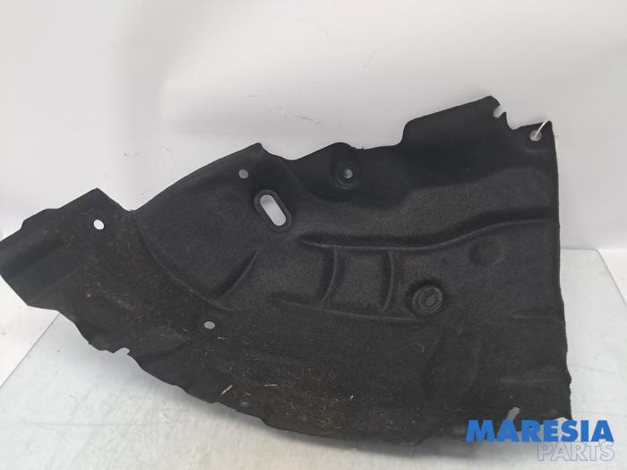Używane Nadkole Renault Grand Scénic III (JZ) 1.4 16V TCe 130 Cena € 25,00 Procedura marży oferowane przez Maresia Parts