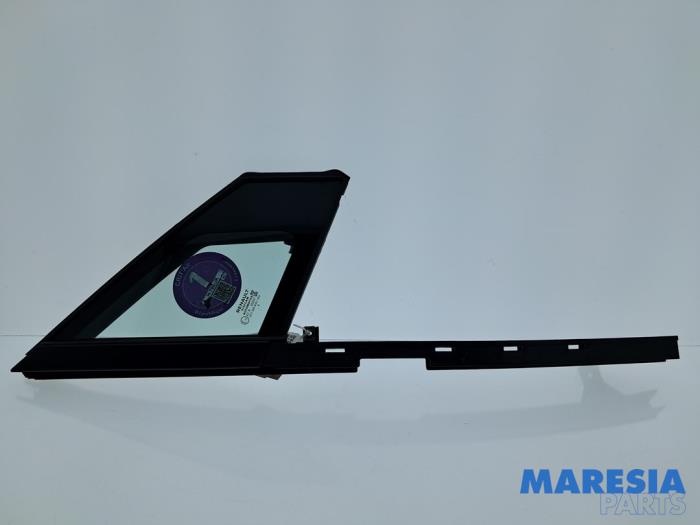 Usados Ventanilla triangular derecha delante Renault Clio V (RJAB) 1.0 TCe 100 12V Precio € 50,00 Norma de margen ofrecido por Maresia Parts