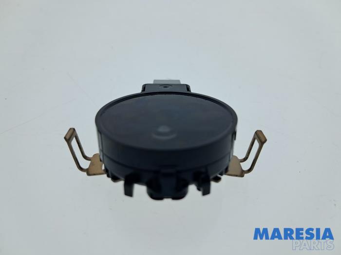Begagnade Regnsensor Renault Clio V (RJAB) 1.0 TCe 100 12V Pris € 39,99 Marginaltabell erbjuds av Maresia Parts