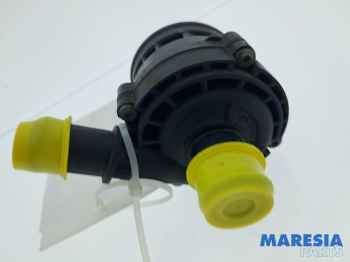Begagnade Extra vattenpump Renault Grand Scénic III (JZ) 1.4 16V TCe 130 Pris € 25,00 Marginaltabell erbjuds av Maresia Parts