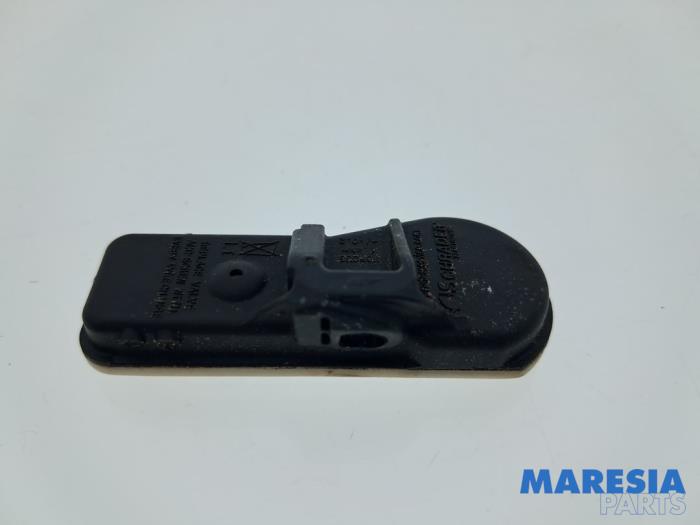 Begagnade Däcktryckssensor Renault Twingo III (AH) 1.0 SCe 70 12V Pris € 15,00 Marginaltabell erbjuds av Maresia Parts