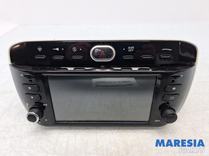 Używane Radio Fiat Punto Evo (199) 1.4 16V MultiAir Start&Stop Cena € 99,99 Procedura marży oferowane przez Maresia Parts