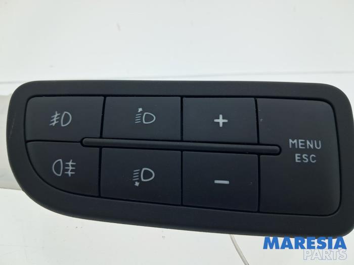 Używane Przelacznik Fiat Punto Evo (199) 1.4 16V MultiAir Start&Stop Cena € 17,50 Procedura marży oferowane przez Maresia Parts