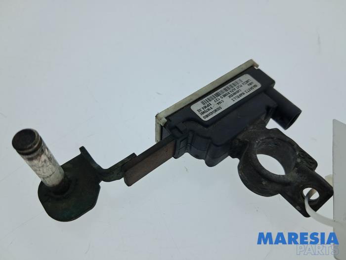 Begagnade Batterisensor Fiat Punto Evo (199) 1.4 16V MultiAir Start&Stop Pris € 25,00 Marginaltabell erbjuds av Maresia Parts