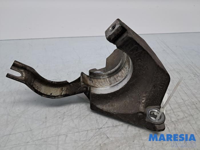 Usagé Support moteur Renault Captur I (2R) 1.2 TCE 16V EDC Prix € 20,00 Règlement à la marge proposé par Maresia Parts
