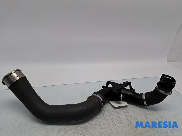 Usagé Tuyau intercooler Renault Captur I (2R) 1.2 TCE 16V EDC Prix € 70,00 Règlement à la marge proposé par Maresia Parts