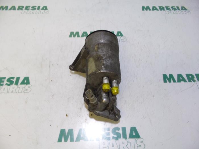Gebrauchte Ölfilterhalter Renault Laguna II Grandtour (KG) 2.2 dCi 150 16V Preis € 50,00 Margenregelung angeboten von Maresia Parts