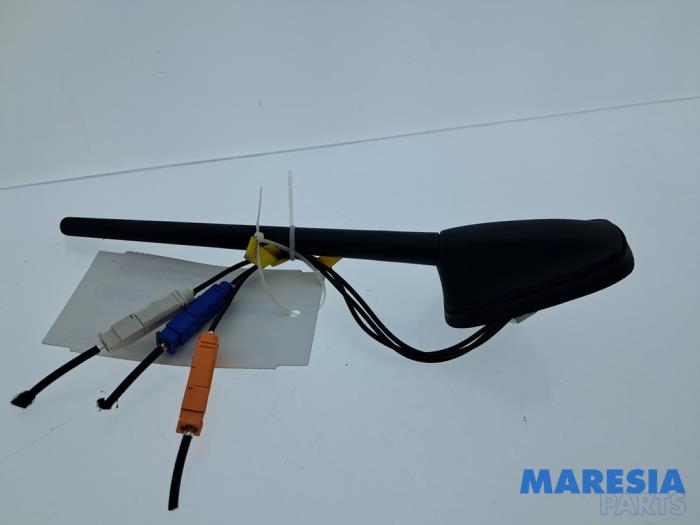 Używane Antena Citroen Jumpy 1.5 Blue HDi 100 Cena € 30,24 Z VAT oferowane przez Maresia Parts