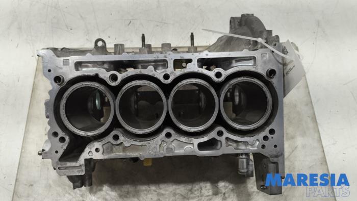 Used Engine crankcase Renault Scénic IV (RFAJ) 1.3 TCE 140 16V Price € 420,00 Margin scheme offered by Maresia Parts