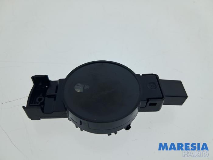 Begagnade Regnsensor Opel Adam 1.0 Ecotec 12V SIDI Turbo Pris € 25,00 Marginaltabell erbjuds av Maresia Parts