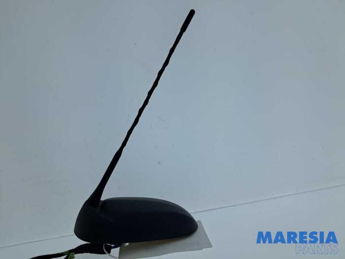 Używane Antena Opel Adam 1.0 Ecotec 12V SIDI Turbo Cena € 50,00 Procedura marży oferowane przez Maresia Parts