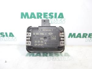 Used Rain sensor Renault Espace (JK) 2.0 Turbo 16V Grand Espace Price € 25,00 Margin scheme offered by Maresia Parts