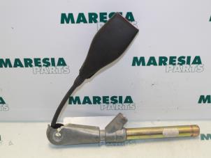 Used Seatbelt tensioner, left Renault Espace (JK) 2.0 Turbo 16V Grand Espace Price € 35,00 Margin scheme offered by Maresia Parts