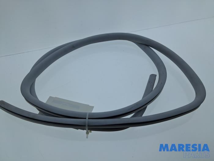 Gebrauchte Cabrioverdeckgummi Opel Adam 1.0 Ecotec 12V SIDI Turbo Preis € 47,50 Margenregelung angeboten von Maresia Parts