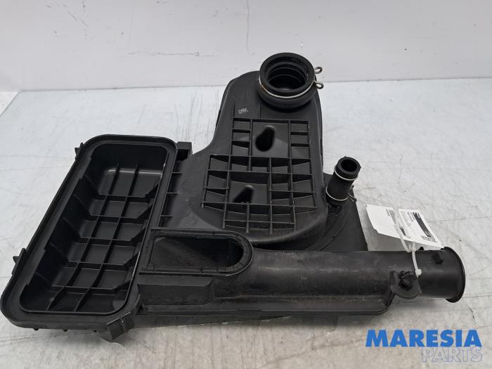 Begagnade Luftfilterhus Peugeot 107 1.0 12V Pris € 25,00 Marginaltabell erbjuds av Maresia Parts