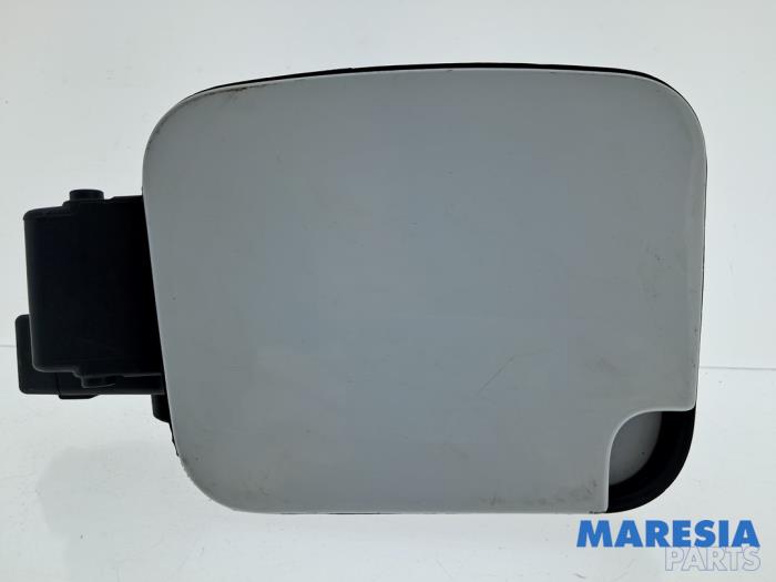 Begagnade Tanklucka Citroen Jumpy 1.5 Blue HDi 100 Pris € 30,25 Inklusive moms erbjuds av Maresia Parts