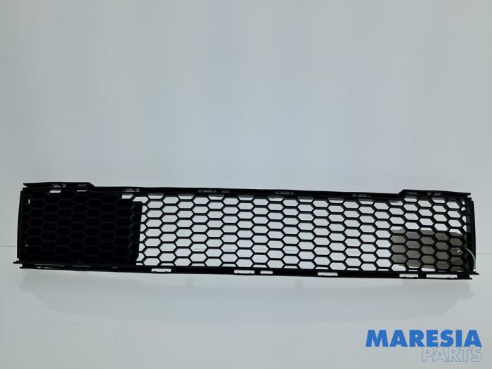 Używane Grill Fiat 500 (312) 1.2 Cena € 19,99 Procedura marży oferowane przez Maresia Parts