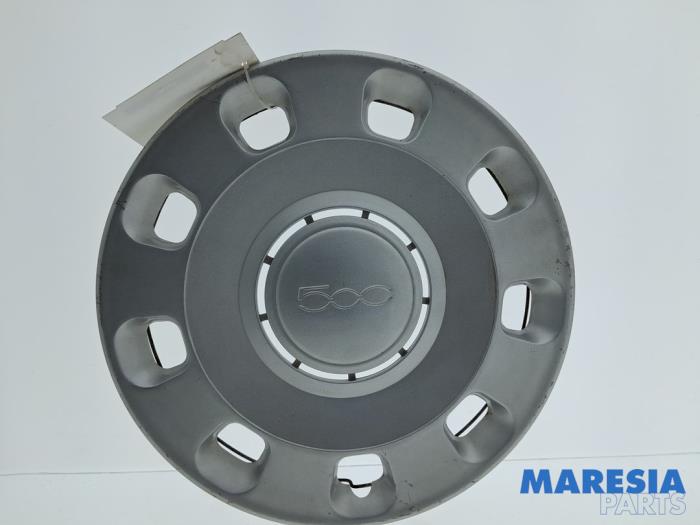 Używane Kolpak Fiat 500 (312) 1.2 Cena € 15,00 Procedura marży oferowane przez Maresia Parts