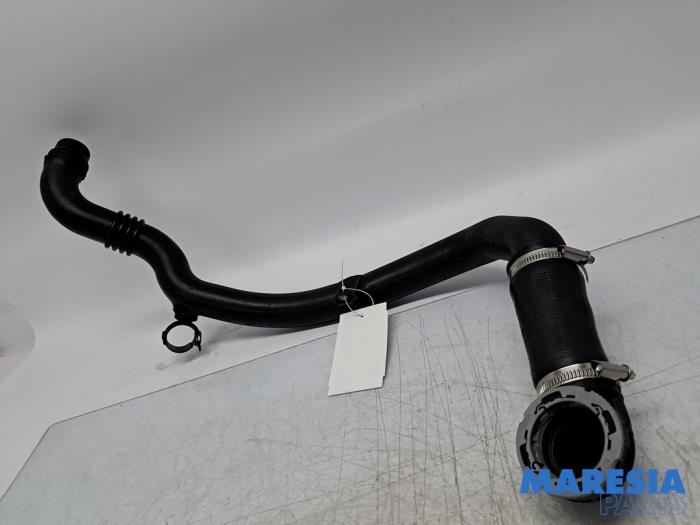 Gebrauchte Intercooler Rohr Opel Adam 1.0 Ecotec 12V SIDI Turbo Preis € 25,00 Margenregelung angeboten von Maresia Parts