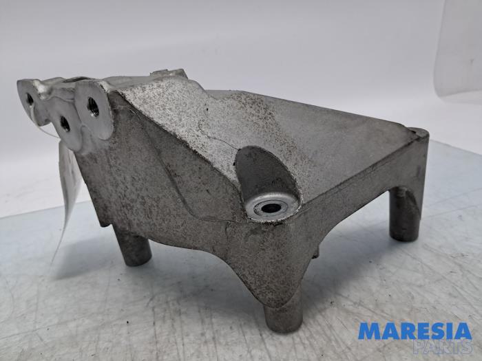 Used Engine mount Opel Adam 1.0 Ecotec 12V SIDI Turbo Price € 20,00 Margin scheme offered by Maresia Parts