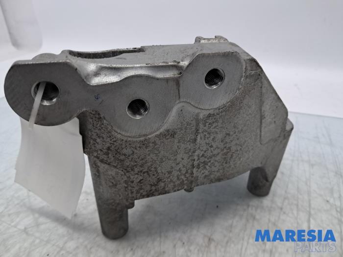 Engine mount from a Opel Adam 1.0 Ecotec 12V SIDI Turbo 2019