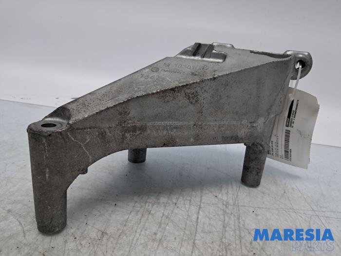 Engine mount from a Opel Adam 1.0 Ecotec 12V SIDI Turbo 2019