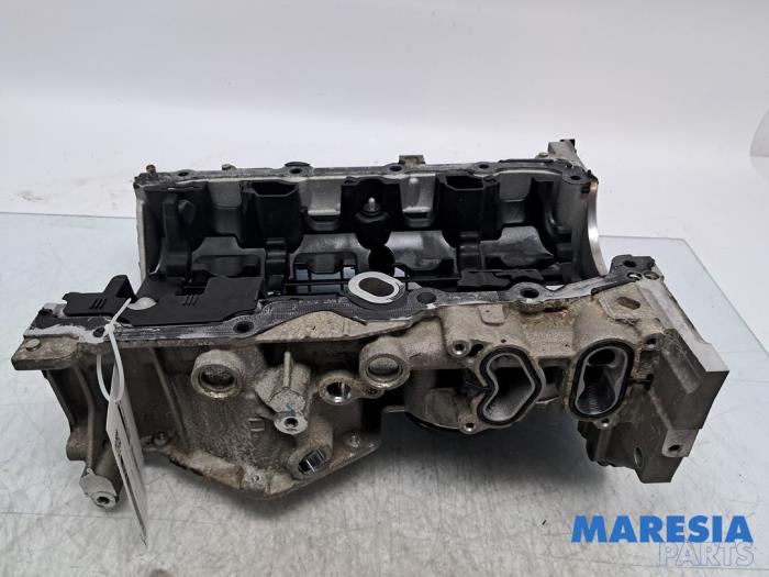 Usagé Couvercle carter Renault Scénic IV (RFAJ) 1.3 TCE 140 16V Prix € 105,00 Règlement à la marge proposé par Maresia Parts