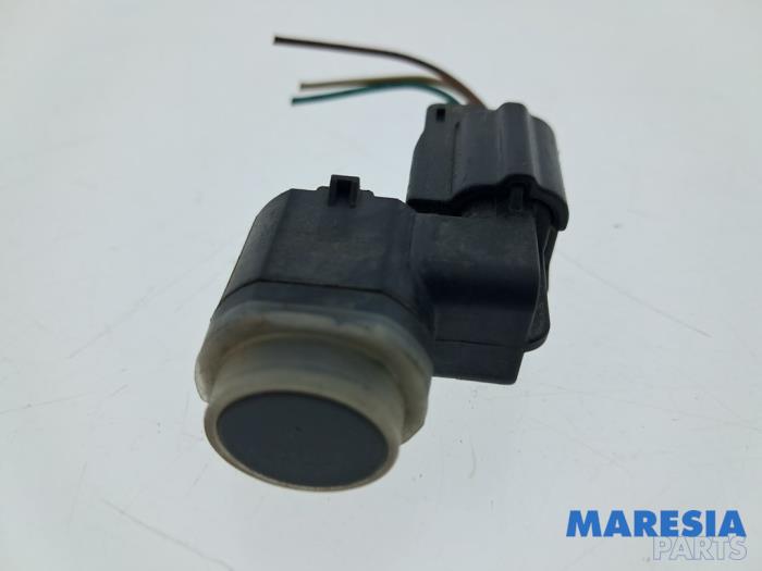 Usados Sensor PDC Renault Trafic (1FL/2FL/3FL/4FL) 1.6 dCi 95 Precio € 23,60 IVA incluido ofrecido por Maresia Parts