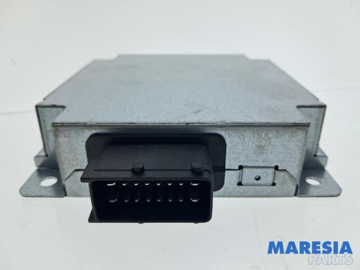 Używane Modul radiowy Fiat Panda (312) 0.9 TwinAir Turbo 80 Cena € 20,00 Procedura marży oferowane przez Maresia Parts