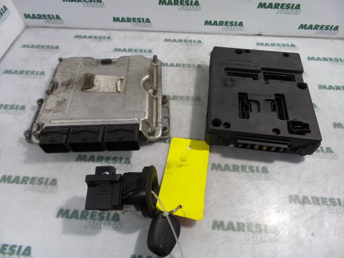 Used Engine management computer Renault Scénic I (JA) 1.9 dCi Price € 324,99 Margin scheme offered by Maresia Parts