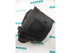 Used Air box Renault Scénic I (JA) 1.6 16V Price € 25,00 Margin scheme offered by Maresia Parts