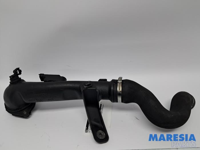 Gebrauchte Intercooler Rohr Fiat 500 (312) 0.9 TwinAir 80 Preis € 40,00 Margenregelung angeboten von Maresia Parts