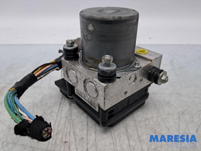 Used ABS pump Peugeot 308 CC (4B) 1.6 VTI 16V Price € 149,99 Margin scheme offered by Maresia Parts