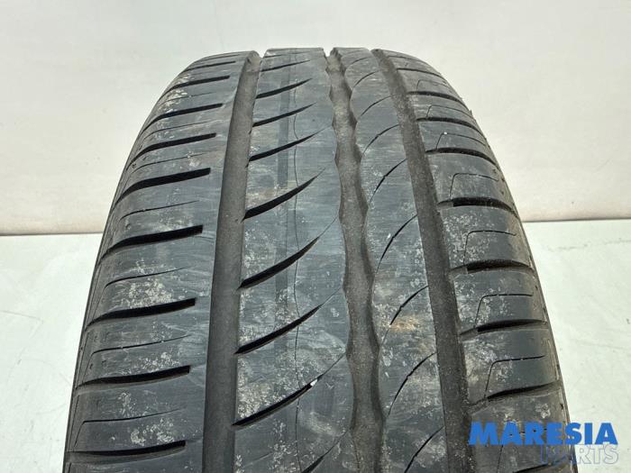 Używane Opona Fiat 500 (312) 0.9 TwinAir 80 Cena € 25,00 Procedura marży oferowane przez Maresia Parts