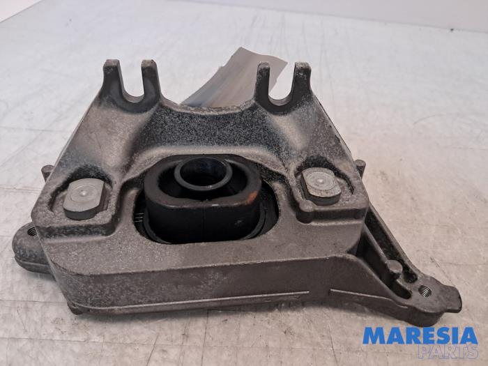 Used Engine mount Renault Clio V (RJAB) 1.0 TCe 100 12V Price € 29,95 Margin scheme offered by Maresia Parts