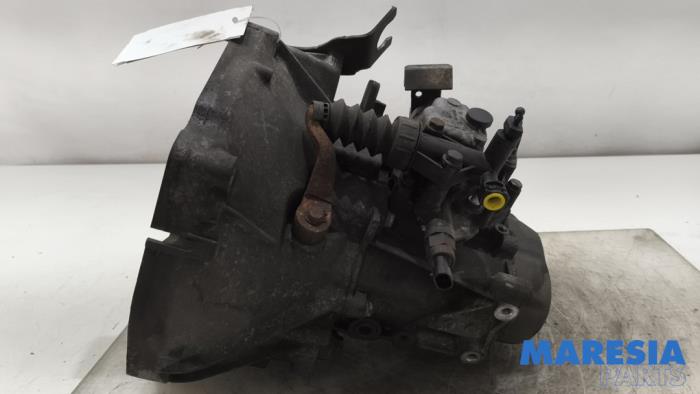 Getriebe van een Fiat 500C (312) 0.9 TwinAir 85 2016