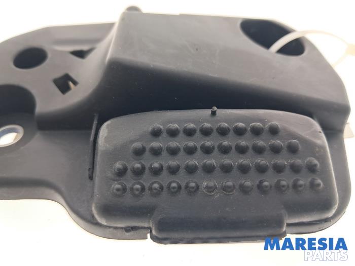 Gebrauchte Schiebedach Schalter Peugeot 308 CC (4B) 1.6 VTI 16V Preis € 25,00 Margenregelung angeboten von Maresia Parts