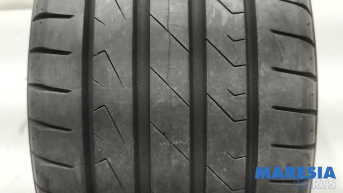 Używane Opona Fiat 500C (312) 0.9 TwinAir 85 Cena € 30,00 Procedura marży oferowane przez Maresia Parts