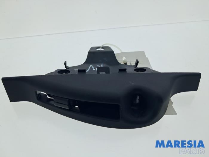 Używane Blokada dachu cabrio Peugeot 308 CC (4B) 1.6 VTI 16V Cena € 50,00 Procedura marży oferowane przez Maresia Parts
